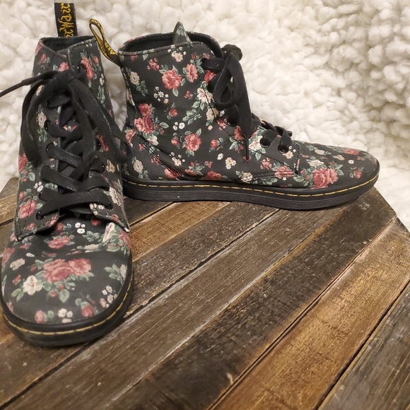Dr. Martens Shoes - Dr. Doc Martens Hackney Air Wair Womens Sz 6